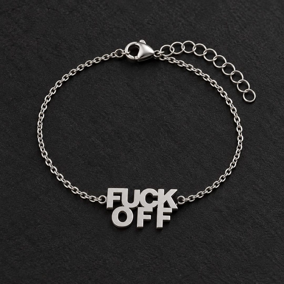 Lettering chain bracelet detail